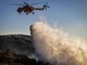 Grecia, Creta in fiamme: maxi incendio vicino a hotel, evacuazioni di massa