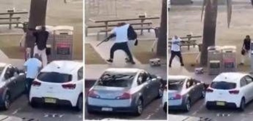 Sydney, il cittadino eroe affronta e disarma il terrorista