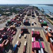 Usa, nuovi dazi di Trump: da oggi tariffe dal 10 al 12,5%: anche l'Europa nel mirino Usa, nuovi dazi di Trump: da oggi tariffe dal 10 al 12,5%: anche l'Europa nel mirino