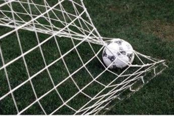 Ex calciatore guarisce dal cancro e fonda una squadra: "È una seconda possibilità" Ex calciatore guarisce dal cancro e fonda una squadra: "È una seconda possibilità"