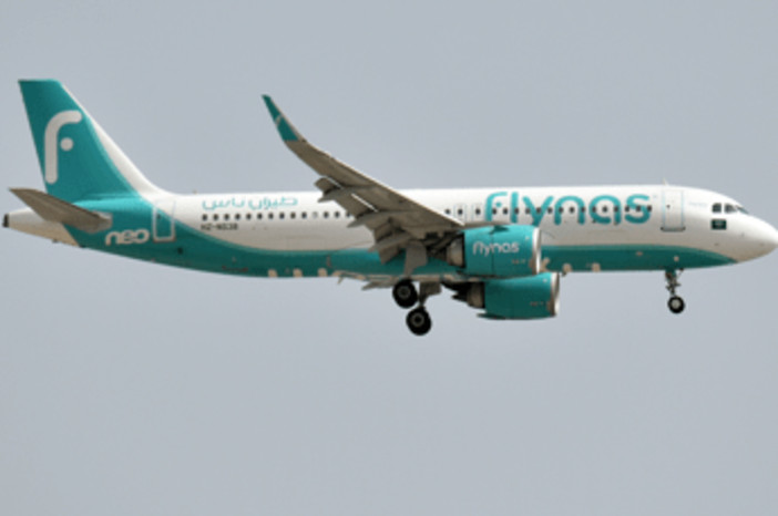 Atterraggio d'emergenza a Fiumicino per volo diretto in Arabia: "C'è una bomba a bordo". Ma era un falso allarme