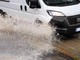 Nubifragio su Roma, strade allagate e traffico in tilt: giornata da incubo