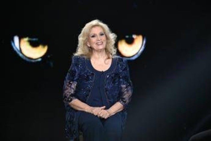 Belve, Iva Zanicchi: "Ho sgridato il Papa perché disse che 'Zingara' era di Mina" Belve, Iva Zanicchi: "Ho sgridato il Papa perché disse che 'Zingara' era di Mina"