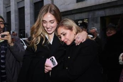 Chiara Ferragni prosciolta, l'affetto di amici e famiglia: "Per sempre al tuo fianco"