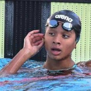 Nuoto, Sara Curtis batte record Federica Pellegrini nei 100 stile libero