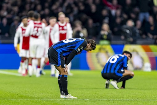 L’Atalanta si arrende nel finale in Conference, l’Ajax vince 2-0 L’Atalanta si arrende nel finale in Conference, l’Ajax vince 2-0