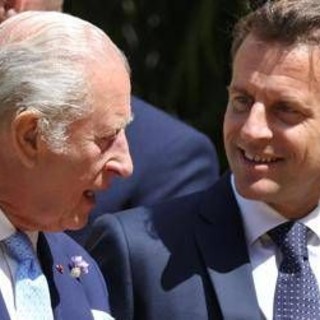 Re Carlo a Macron: &quot;Affrontiamo sfide insieme come alleati e amici&quot;