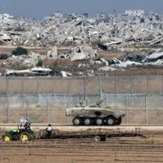 Trump annuncia l'accordo per Gaza. Ostaggi liberi e ritiro delle Idf, cosa prevede la prima fase