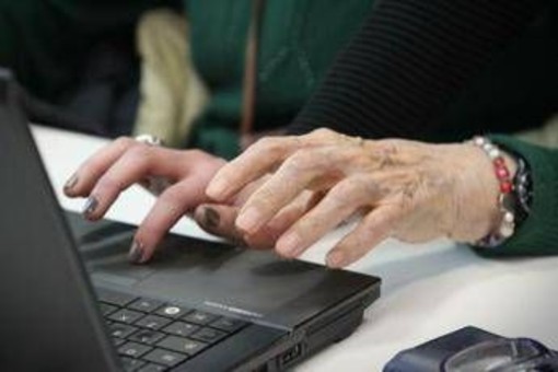 Truffa dello Spid, occhio al finto sms dell'Inps che ruba l' identità digitale