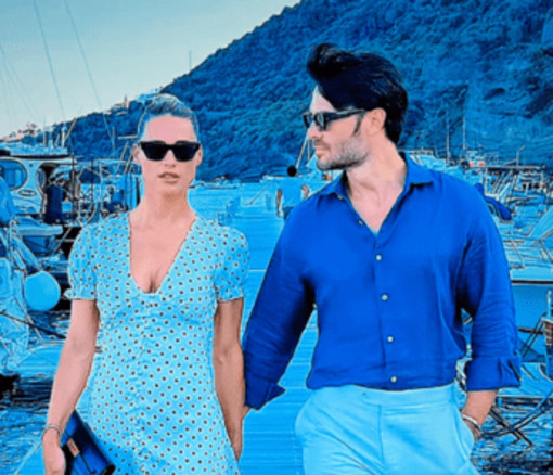 Michelle Hunziker, la dedica a Giulio Berruti per il compleanno: "Amore mio" Michelle Hunziker, la dedica a Giulio Berruti per il compleanno: "Amore mio"