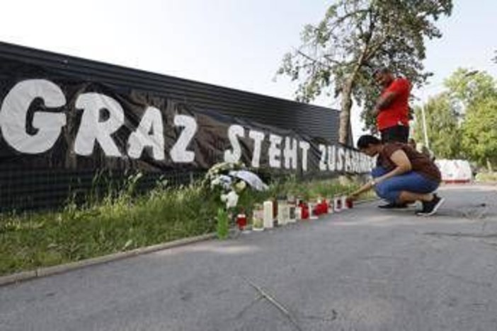 Austria, sparatoria a Graz: trovata bomba artigianale nell'abitazione dell'autore 21enne