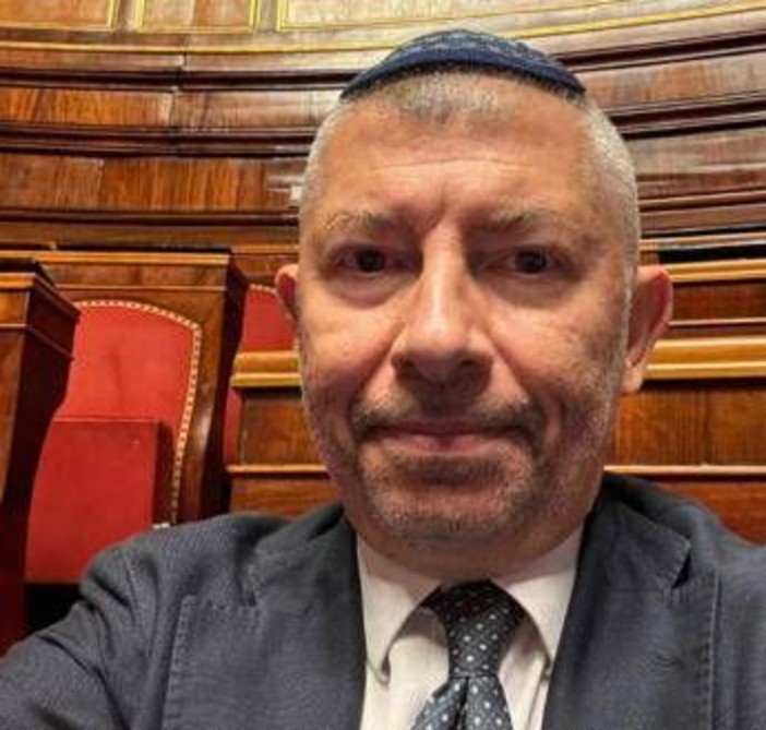 Scalfarotto con la kippah in Senato: &quot;Nessuno deve avere paura di indossarla&quot;