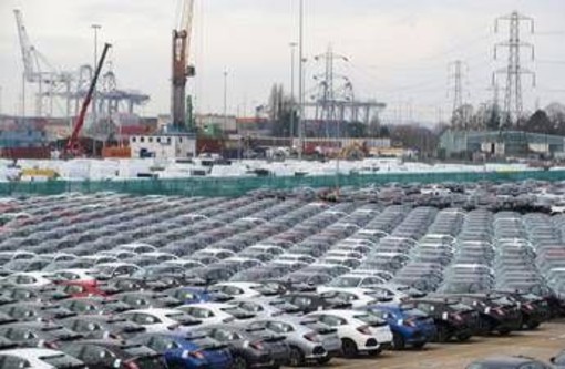 Dazi, Trump: &quot;Sto valutando esenzione temporanea per le auto&quot;