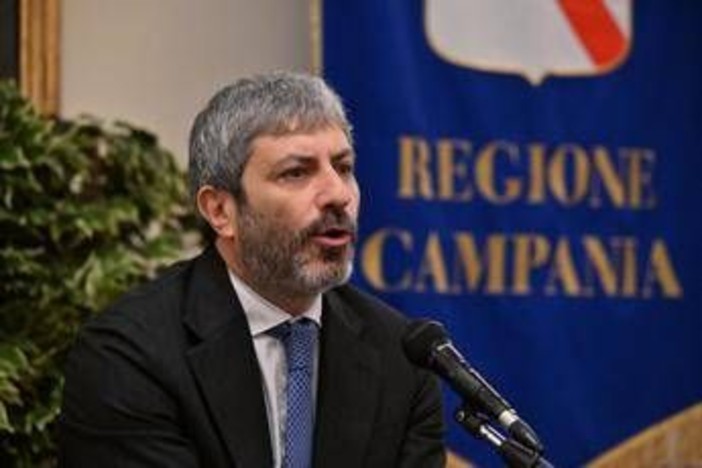 Campania, Fico nomina la Giunta regionale: Casillo vice, 10 gli assessori