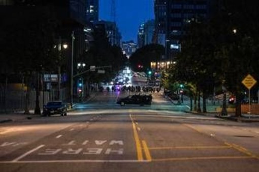 Usa, migranti terrorizzati dai raid di Trump: calano i consumi di importanti brand
