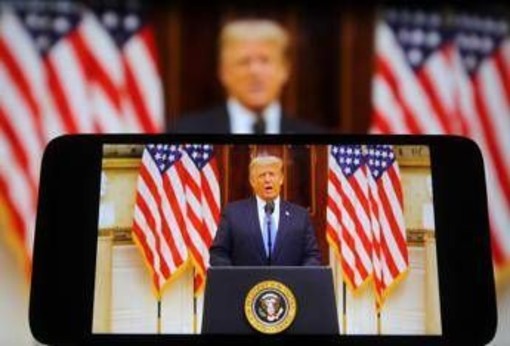 Mistero Trump Mobile, lo smartphone made in Usa mai arrivato sul mercato