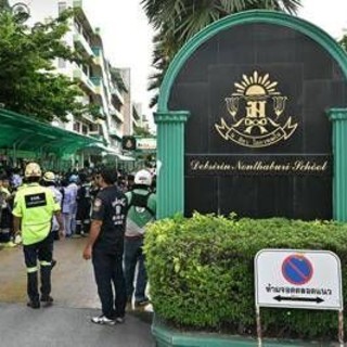 Thailandia, uccide i nonni e poi fa strage in una scuola vicino a Bangkok: otto morti Thailandia, uccide i nonni e poi fa strage in una scuola vicino a Bangkok: otto morti