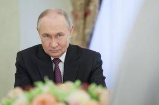 Ucraina, Putin elogia Trump: &quot;È coraggioso, cerca davvero di risolvere il conflitto con Kiev&quot;