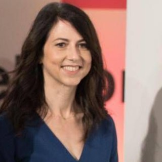 Donazione record da 80 milioni, l'ex moglie di Bezos finanzia università