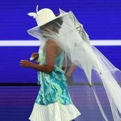 Australian Open, l'assurdo ingresso in campo di Osaka. Cos'è successo