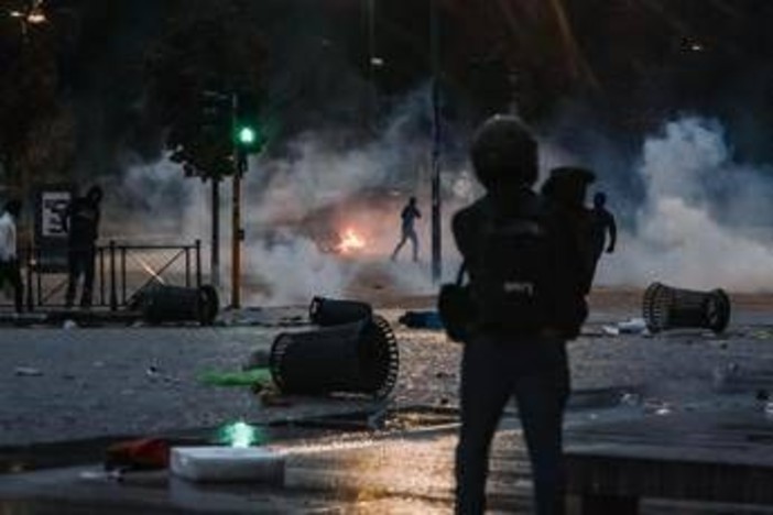 Guerriglia a Milano, pm: "Da arrestati azioni distruttive di rara violenza"