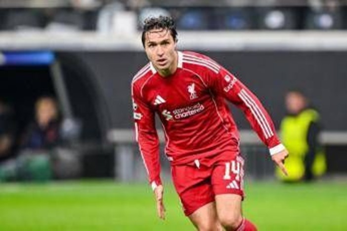 Chiesa salva il Liverpool, la giocata... da difensore