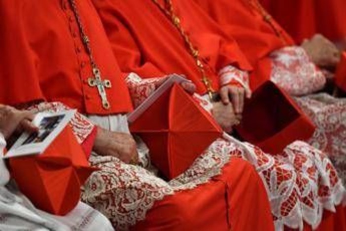 Conclave, -3 all'Extra omnes ma i cardinali chiedono tempo: domani doppia Congregazione