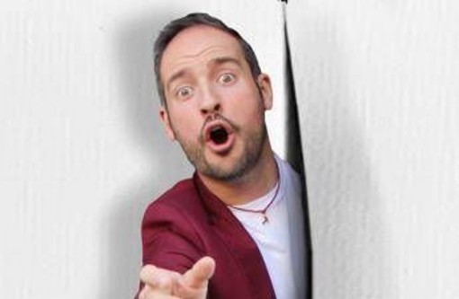 Filippo Caccamo è 'Fuori di tela': &quot;Storia dell'arte spesso incomprensibile, invece può far ridere&quot;