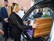 I funerali di Alvaro Vitali oggi a Roma, l'ultimo saluto di Stefania Corona