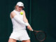 Tennista serve e sviene in campo: paura a Bogotà - Video