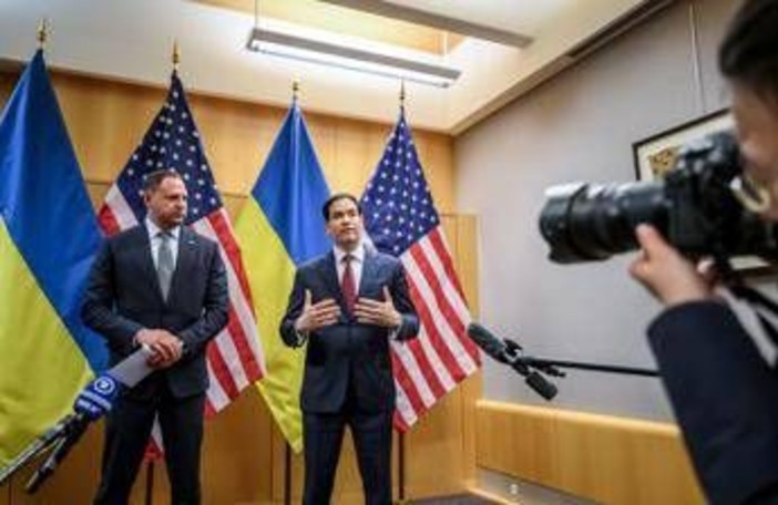 Usa-Ucraina, dichiarazione congiunta: &quot;Accordo di pace deve rispettare sovranità Kiev&quot;