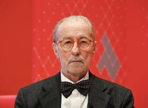 Vittorio Feltri, aggredito sotto casa a Milano: &quot;Gli ho sferrato un pugno mostruoso&quot;