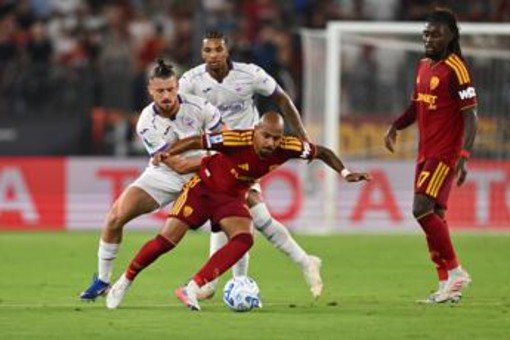 Roma-Fiorentina, gol annullato a Hermoso e proteste su rete Malen: cos'è successo
