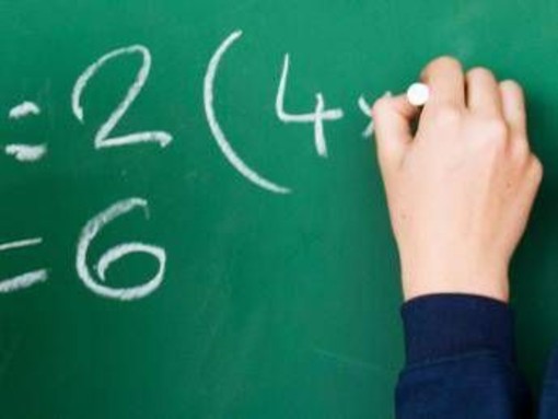 Scuola, 143 euro di aumento ai prof. Valditara: "Risultato storico"