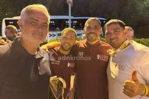 Mourinho ordina le pizze da 'Remo': così il Real Madrid ha festeggiato il trionfo contro la Roma Mourinho ordina le pizze da 'Remo': così il Real Madrid ha festeggiato il trionfo contro la Roma