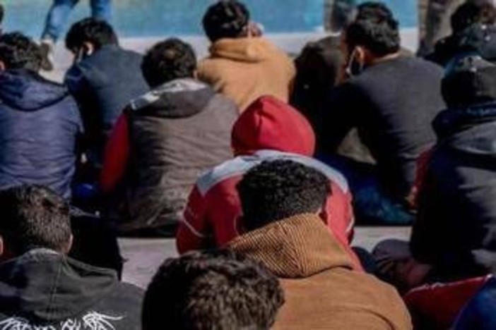Svizzera riprende i rimpatri di migranti verso l'Italia: i primi a fine mese