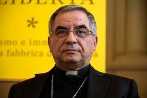 Conclave, il passo indietro di Becciu: &quot;Obbedisco al Papa, non voterò&quot;