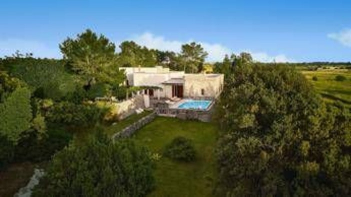 Vacanze, per 6 italiani su 10 smartphone compromette relazioni, da Airbnb 1 settimana senza in masseria del Salento Vacanze, per 6 italiani su 10 smartphone compromette relazioni, da Airbnb 1 settimana senza in masseria del Salento