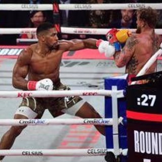 Joshua, incidente in Nigeria: il Suv si schianta, 2 morti Joshua, incidente in Nigeria: il Suv si schianta, 2 morti