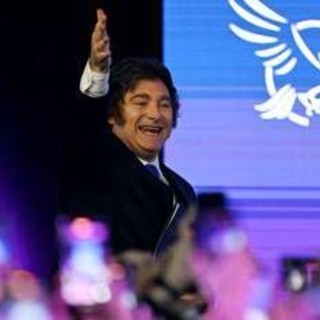 Argentina, Milei trionfa alle elezioni: vittoria con oltre il 40% delle preferenze Argentina, Milei trionfa alle elezioni: vittoria con oltre il 40% delle preferenze