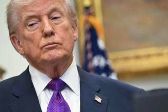 Epstein files, pubblicati documenti con accuse di aggressione sessuale a Trump ﻿