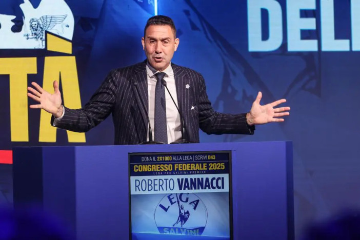 Vannacci lascia la Lega, “Proseguo da solo, inseguo un sogno e vado lontano”