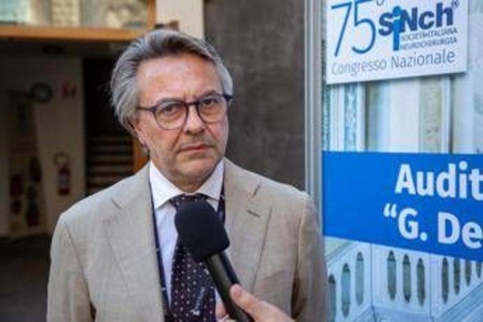 Ai, neurochirurgo Barbagallo: "Aiuta ma non sostituisce l'esperienza clinica"