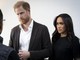 Meghan Markle raggiunge Harry in Gb, ma non apparirà in pubblico: la decisione Meghan Markle raggiunge Harry in Gb, ma non apparirà in pubblico: la decisione