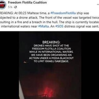 Attacco di droni, colpita nave con aiuti umanitari per Gaza: doveva imbarcarsi anche Greta Thunberg - Video