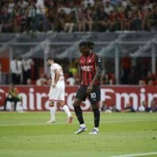 Milan, elongazione al polpaccio per Leao: salta la prima di Serie A con la Cremonese