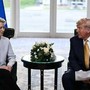 von der Leyen e la 'tattica dell'opossum' con Trump: gesti e sguardi, l'analisi