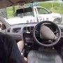 Auto a guida autonoma impazzisce e centra la polizia: "È stato un guasto tecnico"