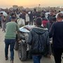 Gaza, media: &quot;Spari su folla diretta a centro aiuti a Rafah, almeno 21 morti&quot;