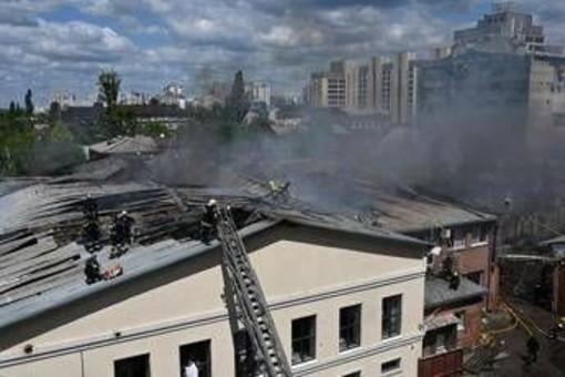 Ucraina, Russia non ferma le bombe: almeno 25 morti nei raid